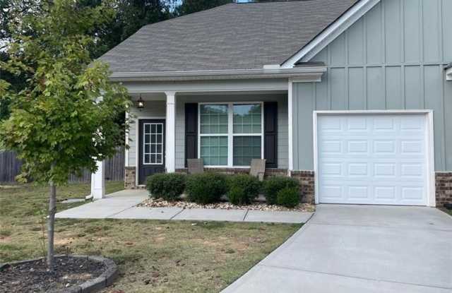 560 VANDENBURG Drive