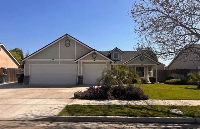 Beautiful home for rent in Visalia! - 3415 West Wren Avenue, Visalia, CA 93291