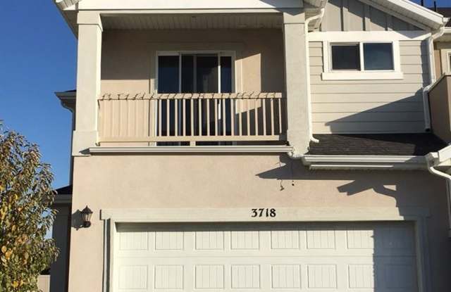 3718 North Prairie Grass Drive