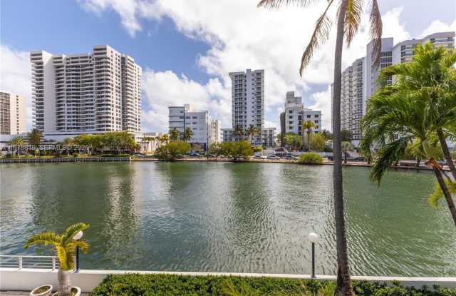 2445 Lake Pancoast Dr