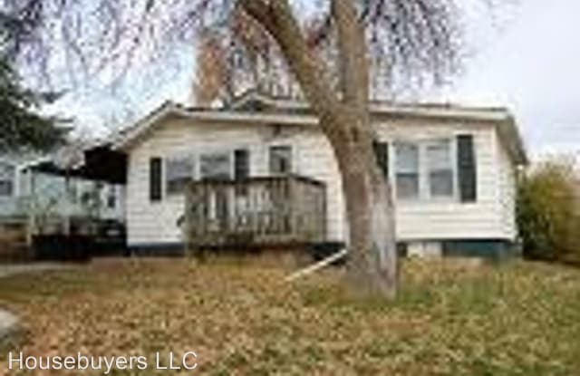 1301 Burnham Ave - 1301 Burnham Avenue, Des Moines, IA 50315