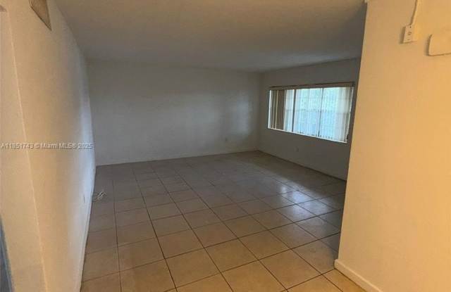 Photo of 13700 NE 6th Ave