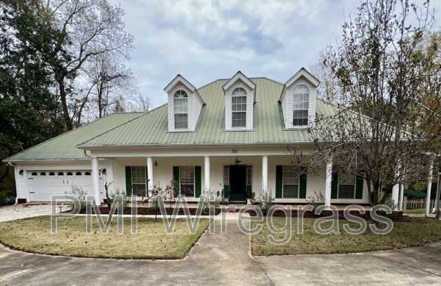 301 Red Cliff Cir