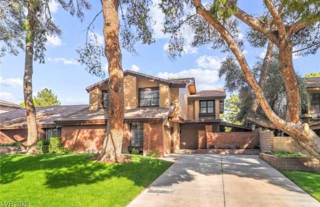 Photo of 968 Pinehurst Drive