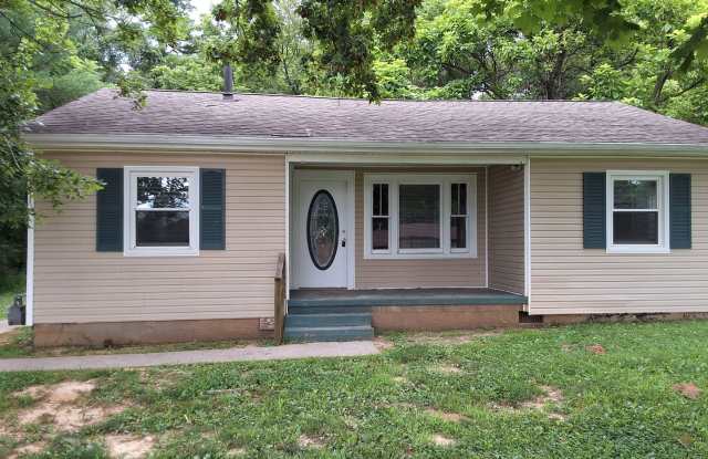 Charming 3 Bed, 1 Bath Home Radcliff City Limits, Minutes Away From Fort Knox!!