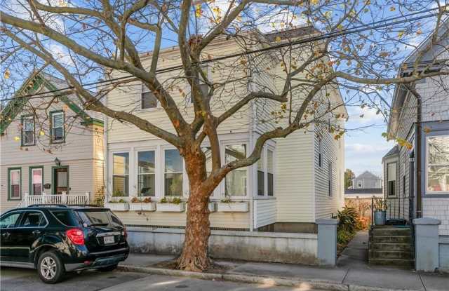 Photo of 31 W Narragansett Avenue unit: 2