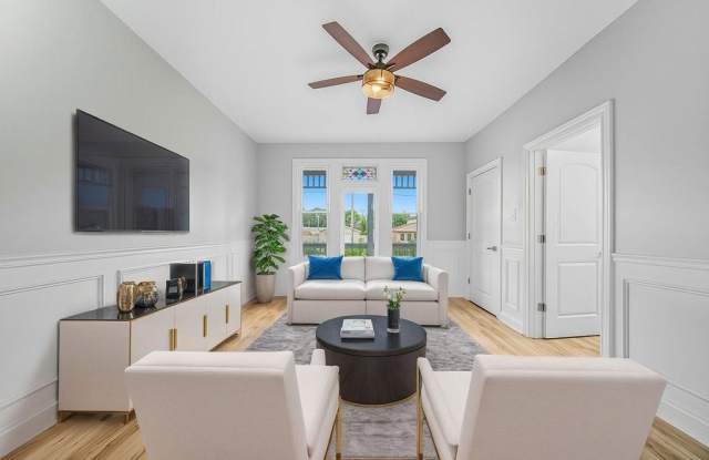 2823 Broadway Street