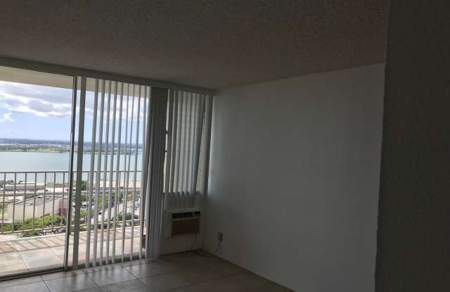 CONVENIENTLY LOCATED 1 BEDROOM / 1 BATH APARTMENT AVAILABLE NOW!