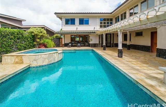 7096 Kalanianaole Highway