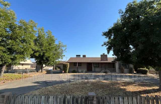 Photo of 228 W TeaPot Dome