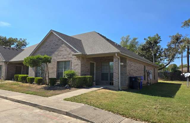 Photo of 3/2 Fourplex in Castle Heights