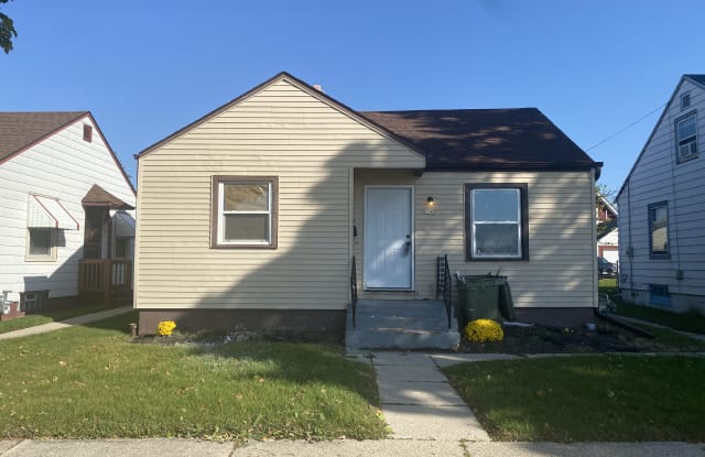 4348 N 30th St - 4348 North 30th Street, Milwaukee, WI 53216