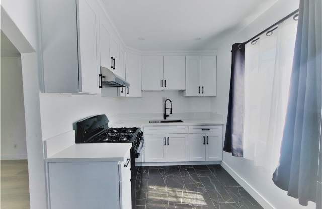 Photo of 1970 Saint Louis Avenue