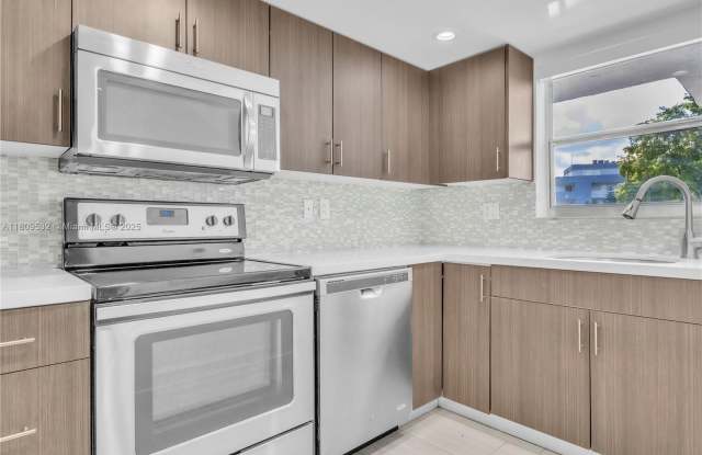 Photo of 9373 Fontainebleau Blvd