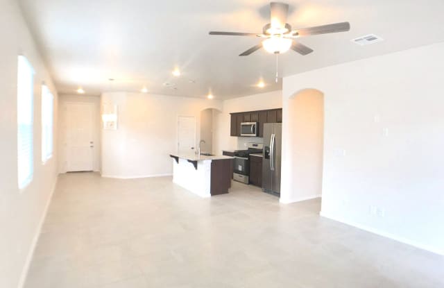 New! Brilliant 3 bedroom Rio Rancho Home. Refrigerated Air! Great Location! Special!