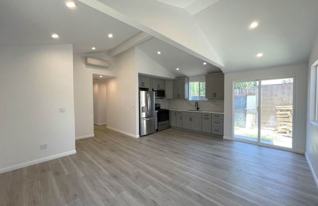 Stylish 2-Bedroom Home in Sylmar: Modern Comfort and Convenience