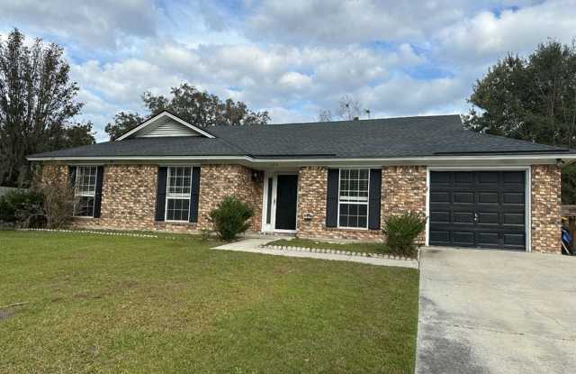 VALENTINE'S DAY SPECIAL! 1/2 off first month's rent with a signed lease by 02/21/2025