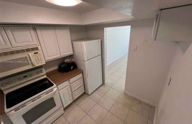 3257 Northeast 13th Street