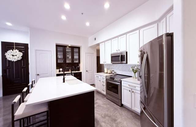 11000 N 77th Place unit: 1057