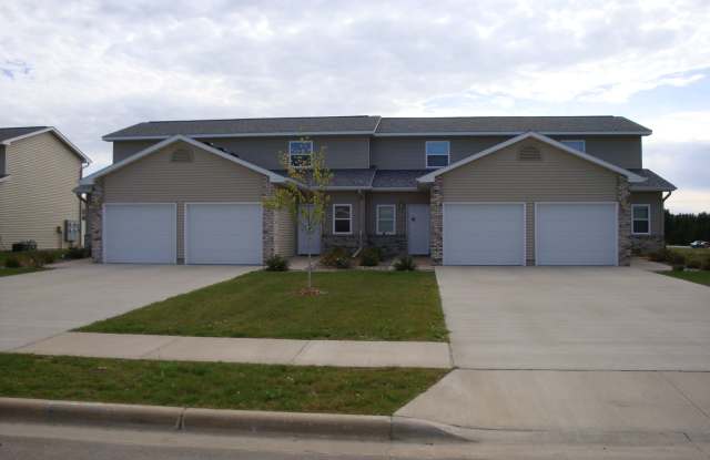 527 Kozarek Dr - 527 Kozarek Drive, Tomah, WI 54660