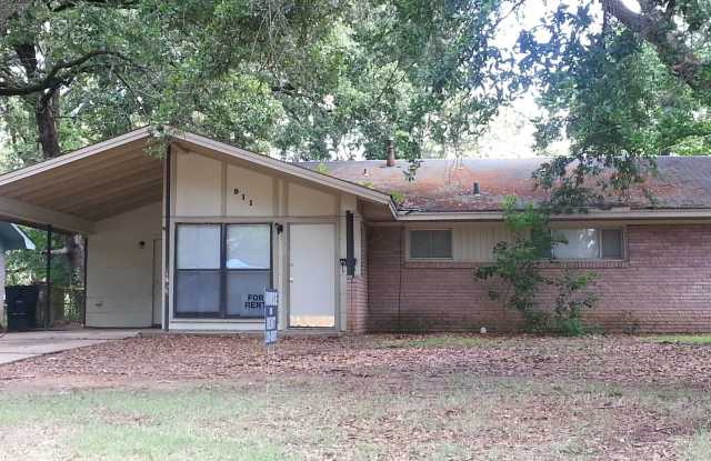 911 Windsor Rd