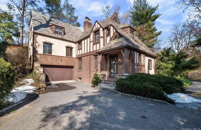 12 Hampton Road