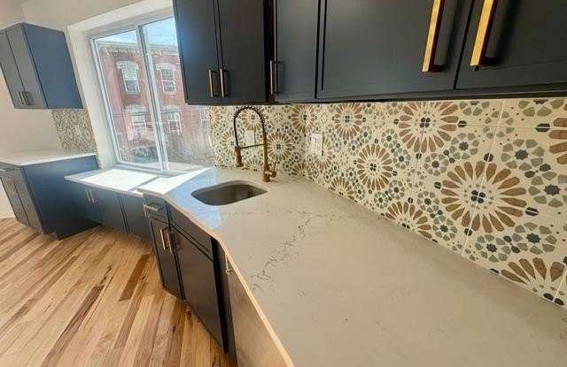 1315 BAINBRIDGE Street unit: B