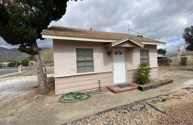 1+ 1 Bed 1 Bath Cottage in San Jacinto $1395.00