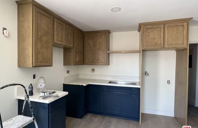 1336 W 37th Dr unit: #3