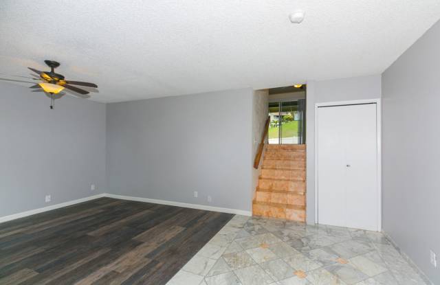 Spacious, pet friendly, updated townhome in Palehua Hillside!!