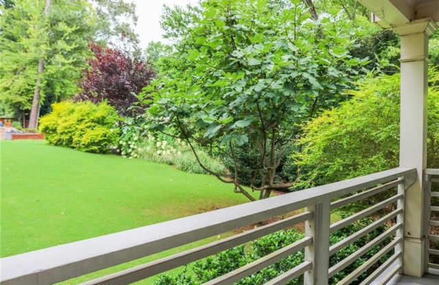 2305 Vistamont Drive