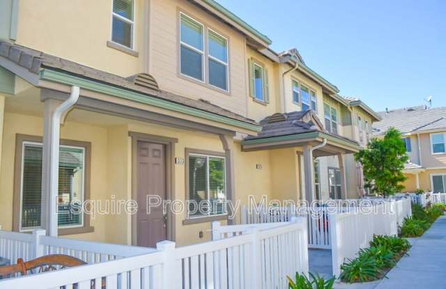 313 HARBOR BREEZE DR