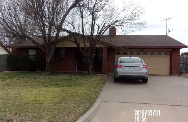 4913 SE Mills Ave - 4913 Southeast Mills Avenue, Lawton, OK 73501