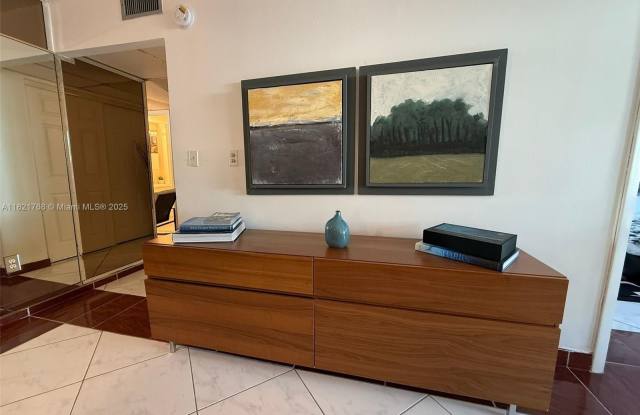 6801 Indian Creek Dr