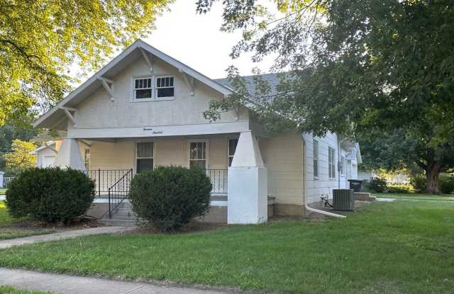 1300 N. Cedar - 1300 North Cedar Avenue, Hastings, NE 68901