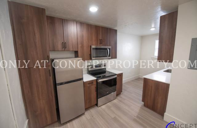 Photo of 446 East 300 South (Broadway)