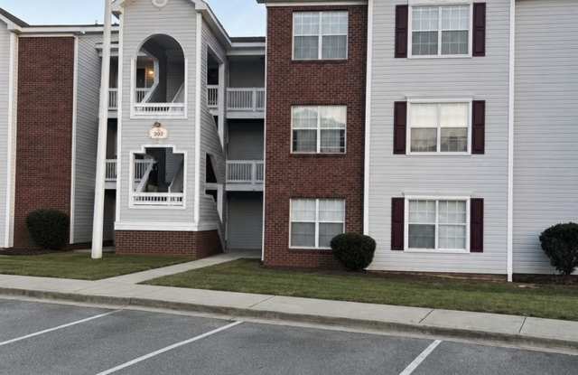 Charming 3BR Condo in Fayetteville