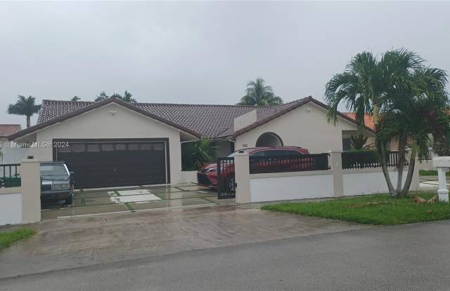 525 NW 136th Ct