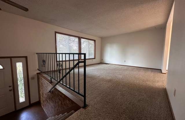 *COMING SOON* 3 Bedroom 2.5 bath Split level house