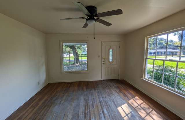 **Move-In Special: $200 off 1st Mo. ** 305 Alabama St., Beaumont, TX 77705