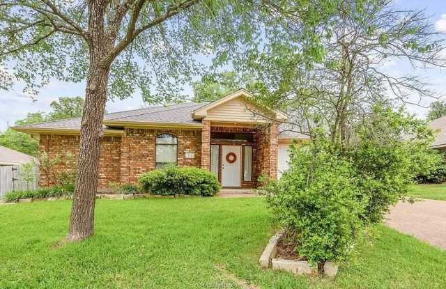 716 Summerglen Drive - 716 Summerglen Drive, College Station, TX 77840