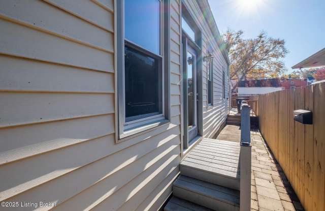 1510 E Breckinridge St