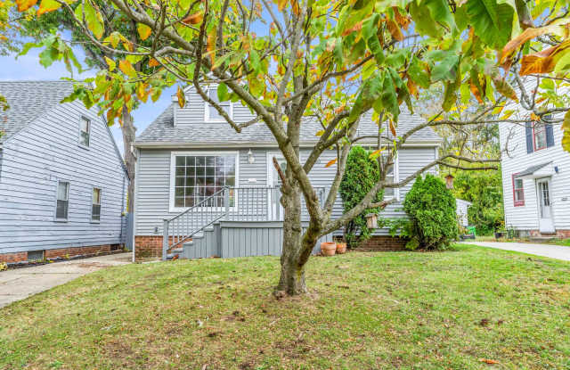 20160 Beachview Dr., Euclid - Spacious 3-bed 1-bath single-family home!