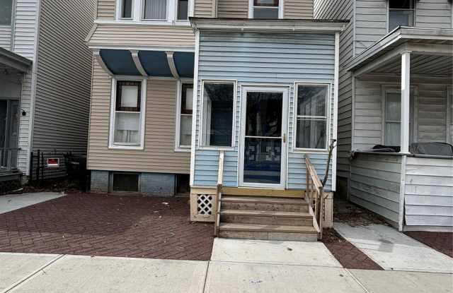 135 Fifth Avenue