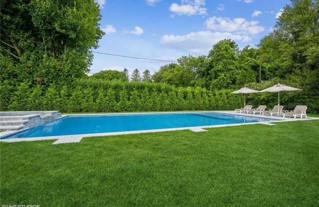 2420 Plum Island Lane