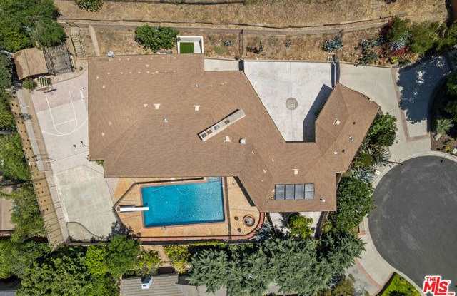 10421 Beckford Avenue