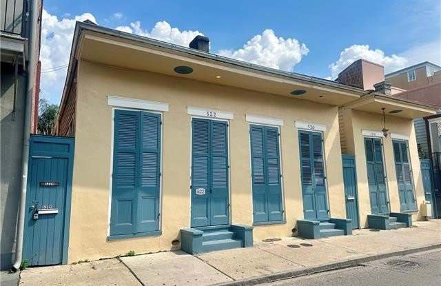 522 DAUPHINE Street