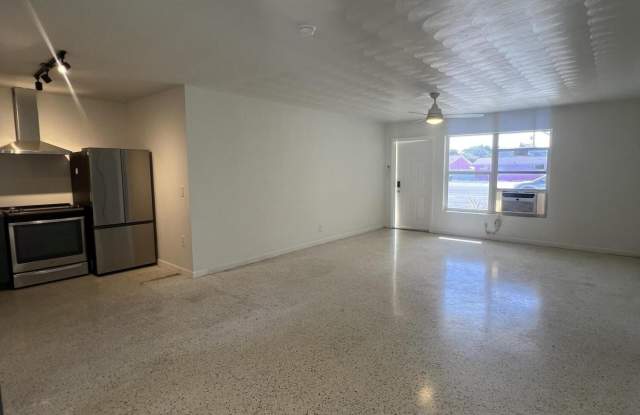 320 W Blue Heron Boulevard