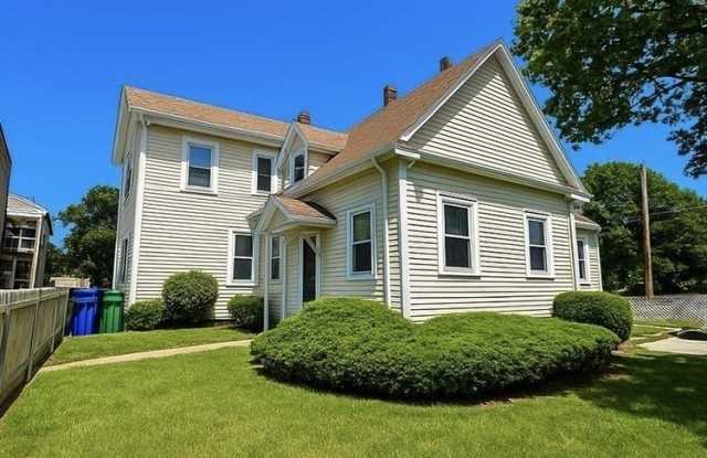 284 Melrose Street unit: A