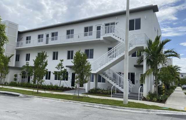 Photo of 6425 Nw 103rd Pl